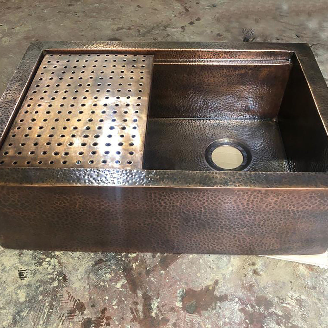 Aged Copper Patina Farmhouse Sink with Flat Grid – Apron Front Sink for Kitchen or Bar