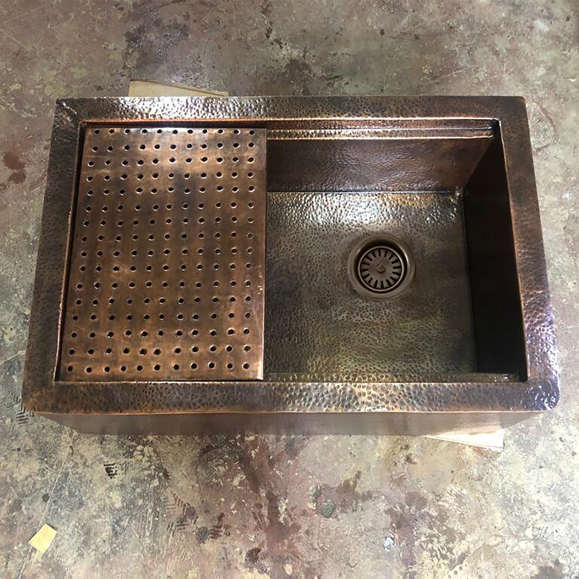 Aged Copper Patina Farmhouse Sink with Flat Grid – Apron Front Sink for Kitchen or Bar