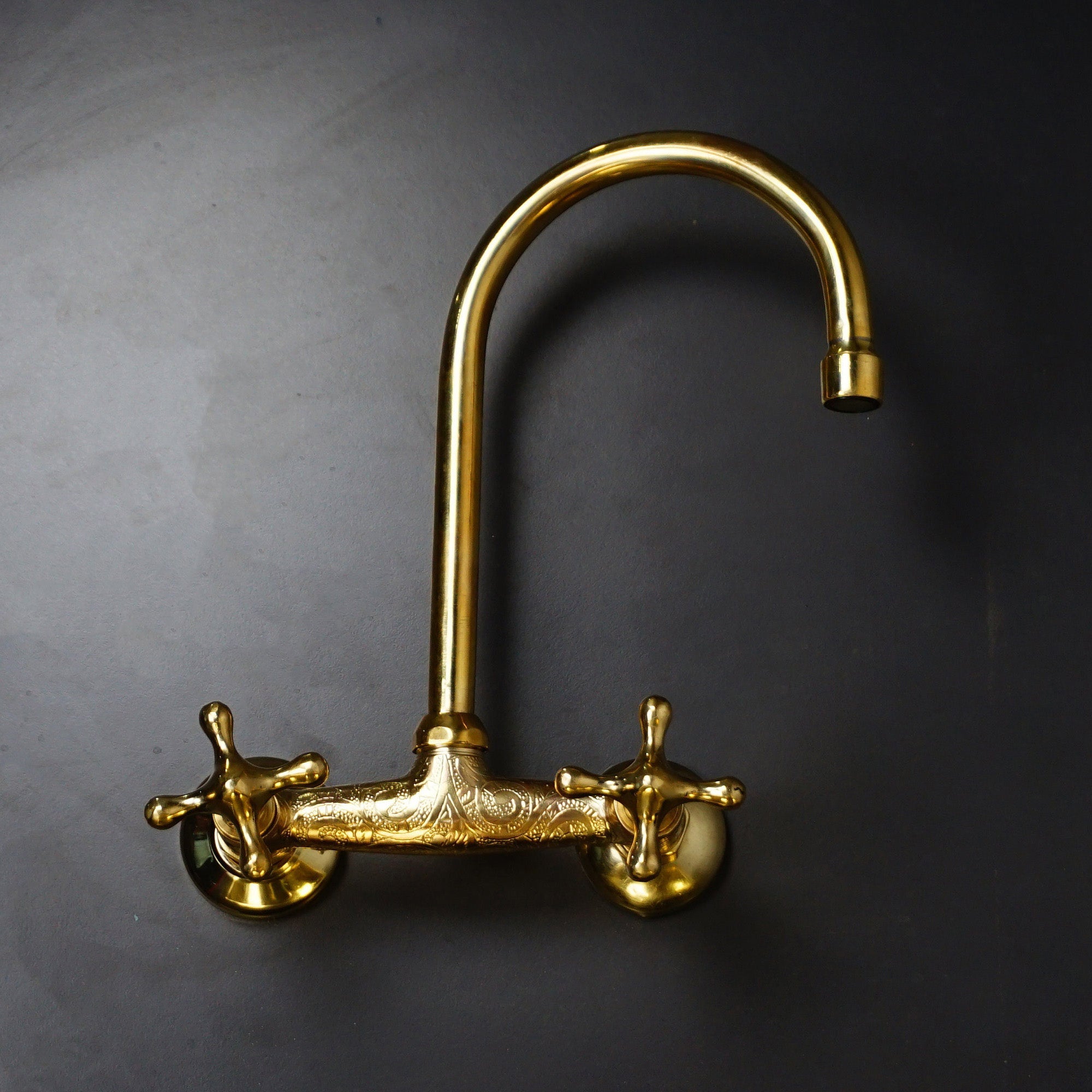 Antique Brass Undermount Single Kitchen Sink – Hammered Patina Brass Farmhouse Sink