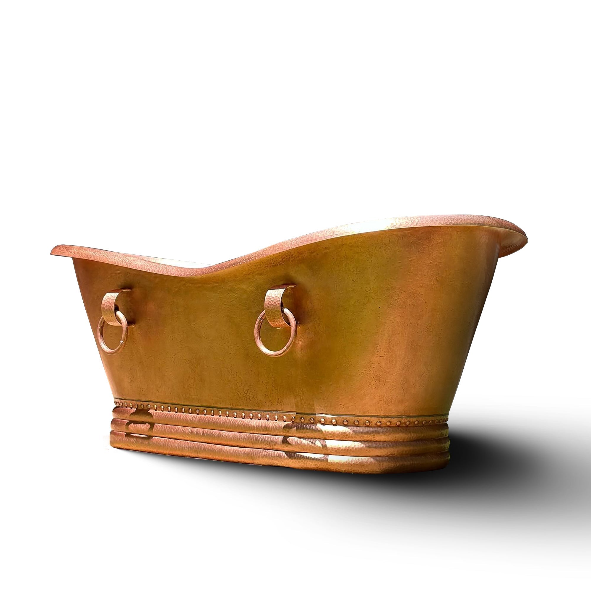 Hammered copper bathtub