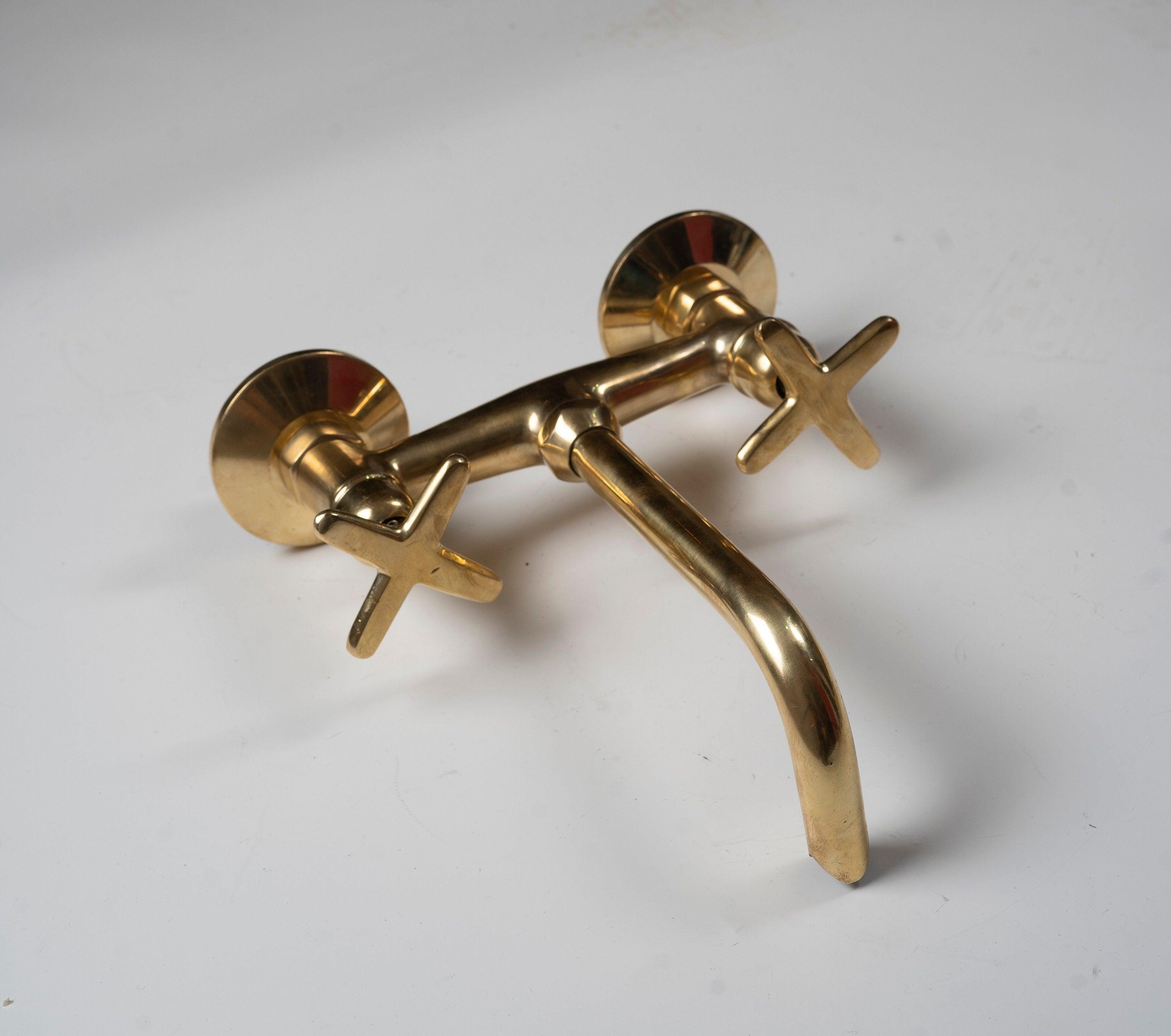 High-Quality Brass Bathroom Fixture
