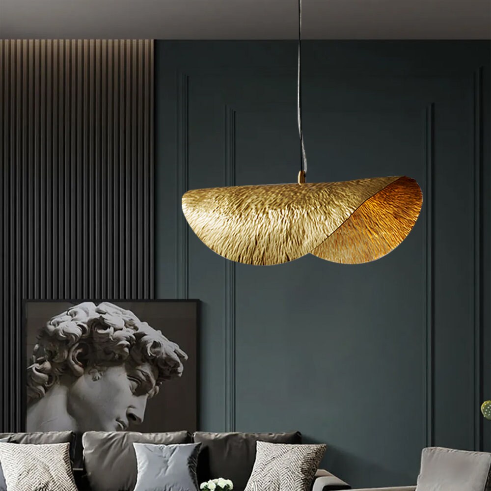 Elegant Gold Pendant Lamp